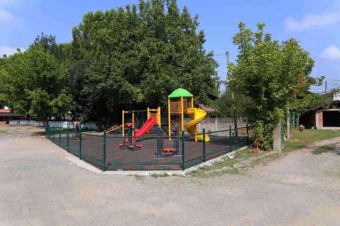 Erenler’de Parklar Yenileniyor