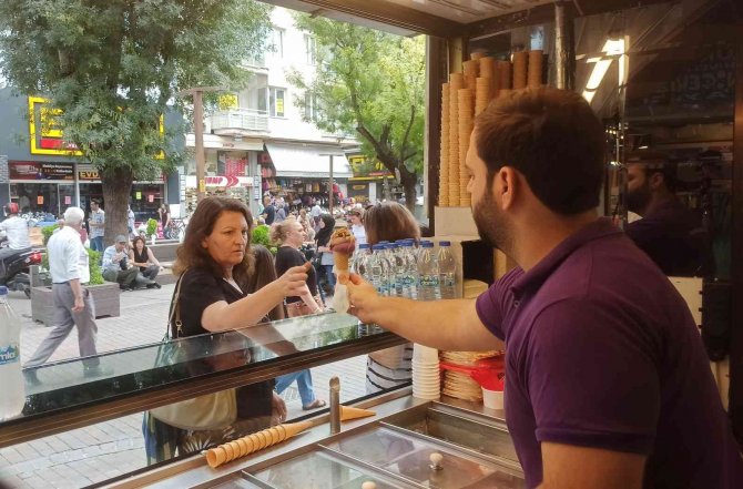 Eskişehirliler Yüzde 80’lik Nem Karşısında Şaşkın