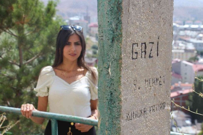 İ̇nönü’nün Vefasızlığı Mezar Taşına Kazındı