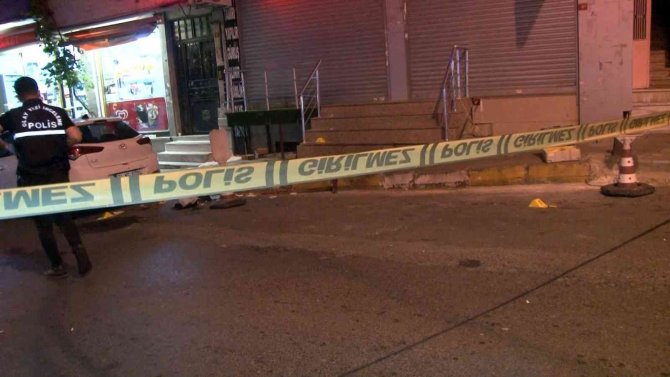 Gaziosmanpaşa’da Silahlı Kuyumcu Soygunu: 2 Yaralı