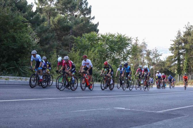 Turkcell Granfondo’da Pedallar ’Daha İ̇yi Bir Dünya İ̇çin’ Dönüyor