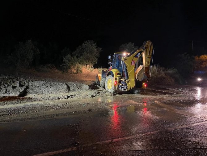 Gemlik’te Yağışın Etkilerine Anında Müdahale