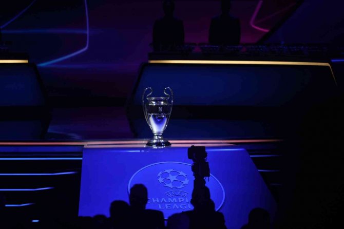 Bakan Kasapoğlu, İ̇stanbul’daki Uefa Şampiyonlar Ligi Kura Çekimini İzledi