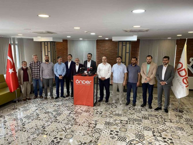 Şarkıcı Gülşen’in İ̇mam Hatiplerle İlgili Sözlerine 81 İlde Suç Duyurusu