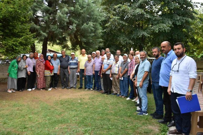 Ak Parti Düzce’de Köy Köy Geziyor
