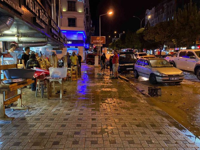 İ̇l Başkanı Yıldırım Selin Dinmesiyle Vatandaşların Yardımına Koştu