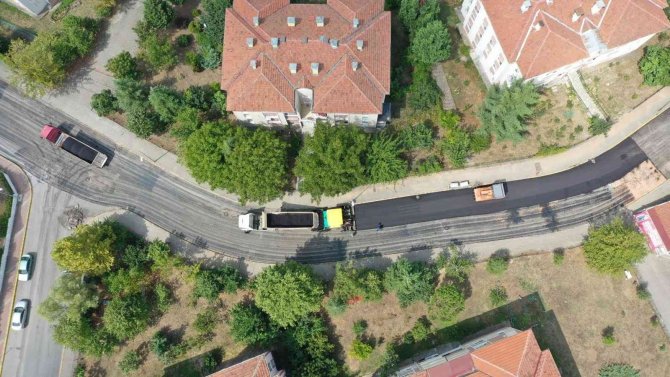 Başiskele’de Asfalt Çalışmaları Devam Ediyor