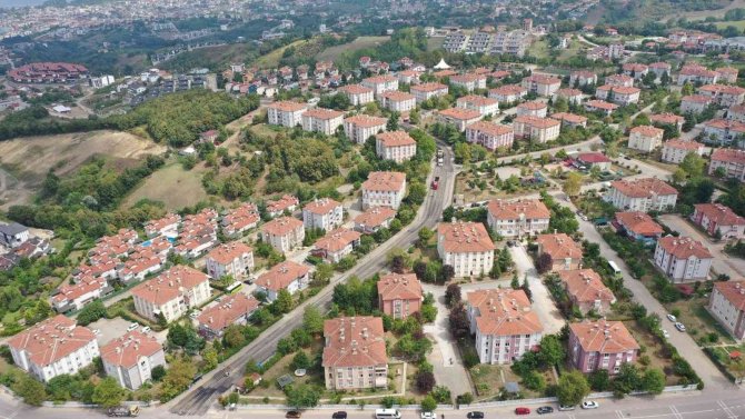 Başiskele’de Asfalt Çalışmaları Devam Ediyor