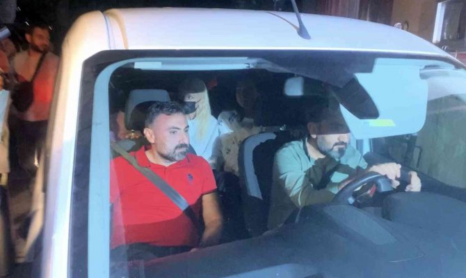 Şarkıcı Gülşen, Bakırköy Kadın Kapalı Cezaevi’ne Teslim Edildi