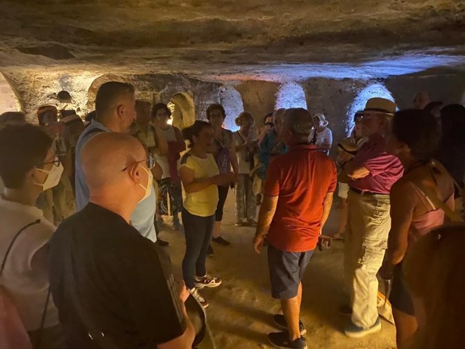 İ̇spanyol Turistler, Tarihi Kayaşehir’i Gezdi