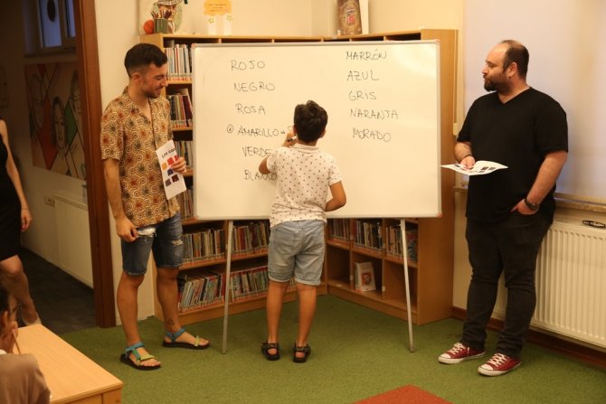 İ̇spanyol Yazar Nilüferli Kitap Kurtlarıyla Buluştu