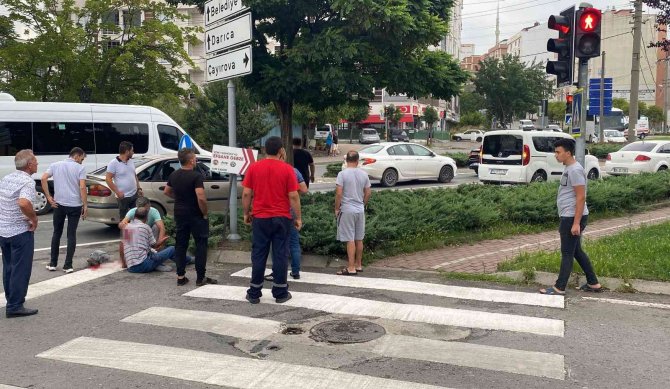 Seyir Halindeki Motosikletin Çarptığı Yaşlı Adam Yaralandı