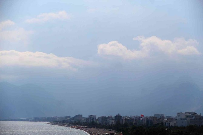 Yüksek Nemden Bunalan Antalyalılara Kötü Haber