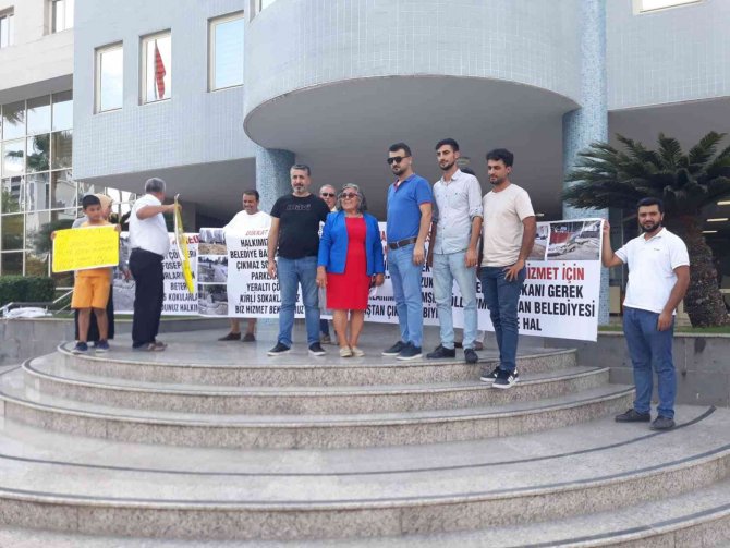 Kadın Muhtardan Belediyeye Hizmet Çağrısı