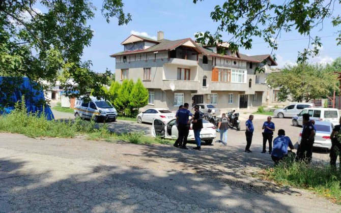 İ̇ki Grup Arasında Kavga: 1 Kişi Tüfekle Vuruldu, 3 Kişi Darp Edildi