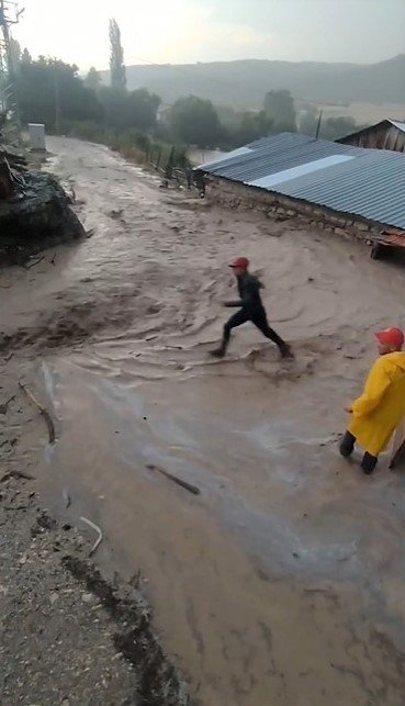 Sele Kapılan Genç İşte Böyle Kurtarıldı