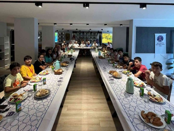 O Vakıfa Öğrencilerden Çıkarma