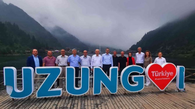 Çevre Şehircilik Ve İ̇klim Değişikliği Bakan Yardımcısı Hasan Suver Uzungöl’e Bir Ziyarette Bulundu