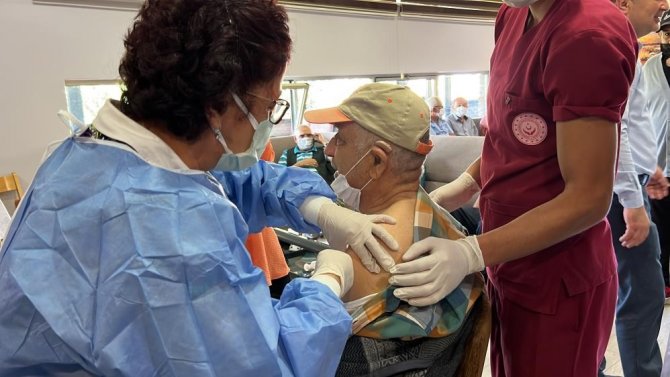 Prof. Dr. Ertuğrul Kaya, "Aşılar Doğaldır Ve 200 Yıllık Bir Geçmişe Sahiptir"