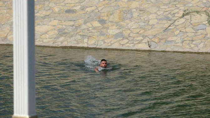 Sıcaktan Bunaldı Kanal Tokat’a Atladı