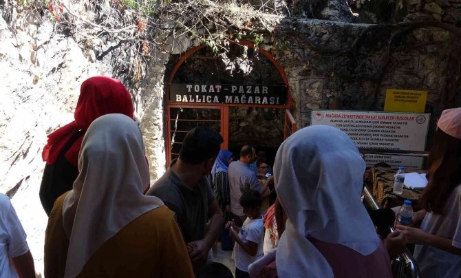 Unesco’nun Kültür Miras Listesinde, Serinlemek İsteyenler Bu Mağaraya Akın Ediyor