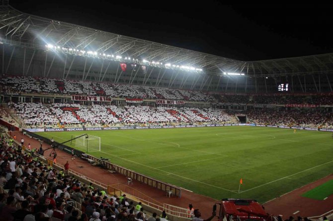 Sivas 4 Eylül Stadyumu Tamamen Doldu