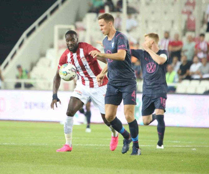 Uefa Avrupa Ligi: Sivasspor: 0 - Malmö: 0 (İ̇lk Yarı)