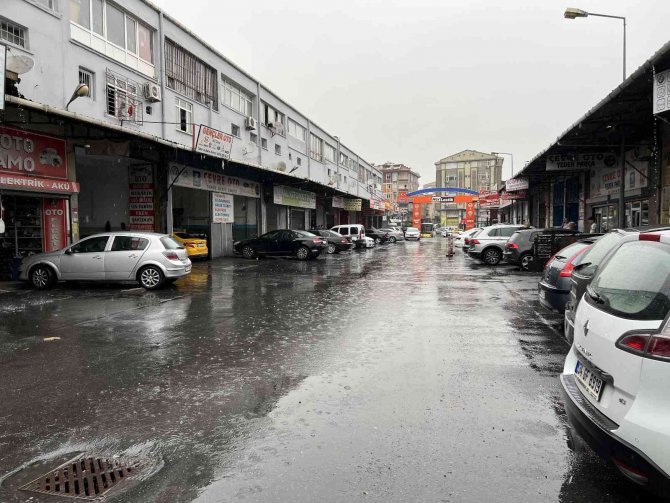 Selde Kalan Araçların Masrafı Cep Yakıyor