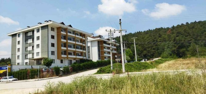 Yeni Kurulan Mahallede Vatandaşlar Hizmet Bekliyor