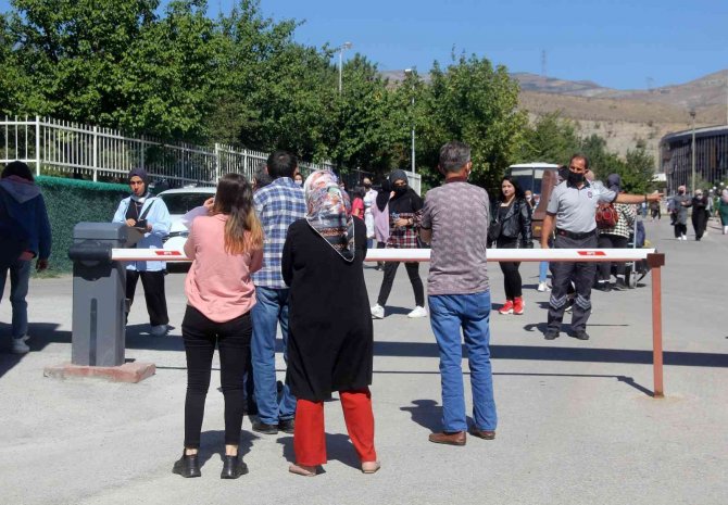 Yurtlara Kayıt Yarışı Başlıyor