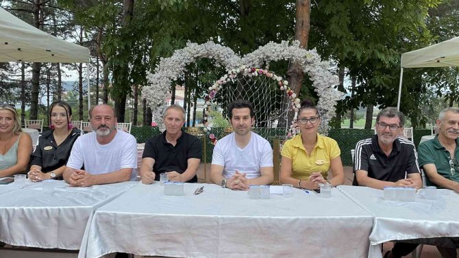 Çaycumaspor’un Yeni Yönetimi İlk Toplantısını Gerçekleştirdi