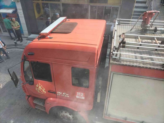 Patlayan Trafo Ekipleri Harekete Geçirdi
