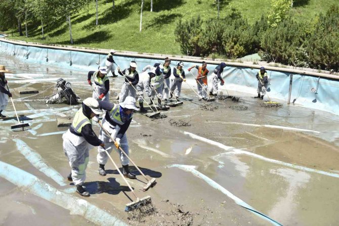 Abb Ekiplerinden Havuz Bakımı Ve Temizliği