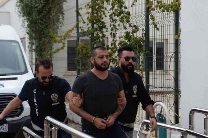 Sokakta Çıkan Çatışmada Yoldan Geçen Genç Öldü, Firari Zanlı Tutuklandı