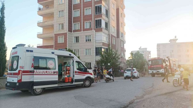 Adıyaman’da Bina Yangınında 3 Kişi Dumandan Zehirlendi