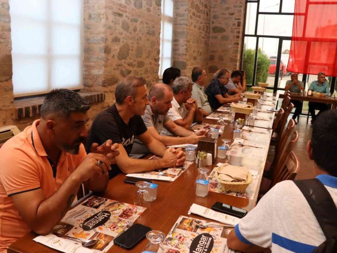 Başkan Özcan, Aydın Amatör Spor Kulüpleri Temsilcileri İle Bir Araya Geldi