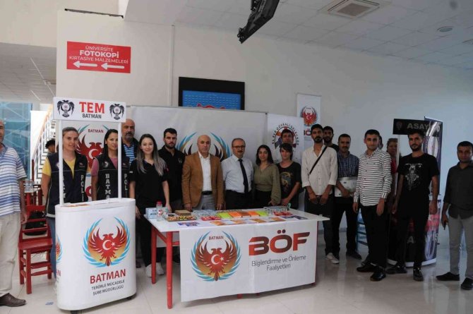 Batman İ̇l Emniyet Müdürlüğü Üniversitede Öğrencilere Bilgilendirme Standı Açtı