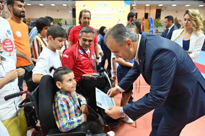 Bursa’da Yaz Spor Okullarına Renkli Veda