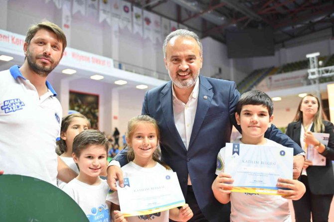 Bursa’da Yaz Spor Okullarına Renkli Veda