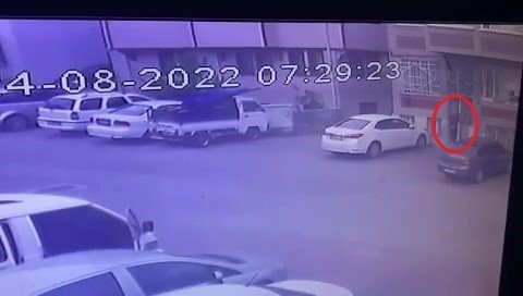 Bursa’da Kamyonette Çalacak Bir Şey Bulamayınca Eve Girdiler
