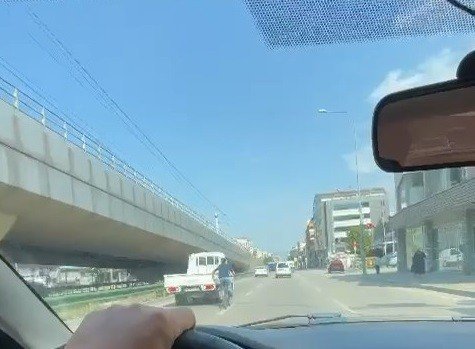 Bursa’da Bisikletli Gencin Tehlikeli Yolculuğu Kameralarda
