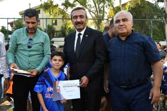 Çukurova Belediyesi Yaz Spor Okullarında Sertifika Heyecanı