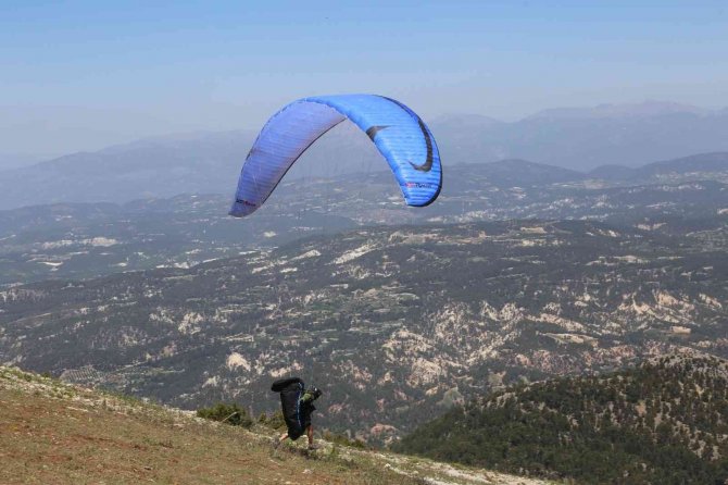17 Ülkeden 80 Paraşütçü Çameli Semalarını Süsleyecek
