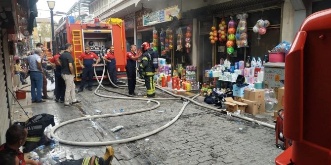 Tarihi Çarşıdaki Çıkan Yangın Korkuttu