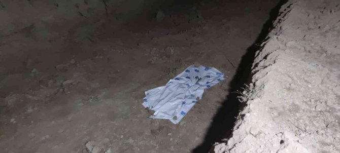 Çürümüş Ceset Parçalarının Kime Ait Olduğunu Belirledi