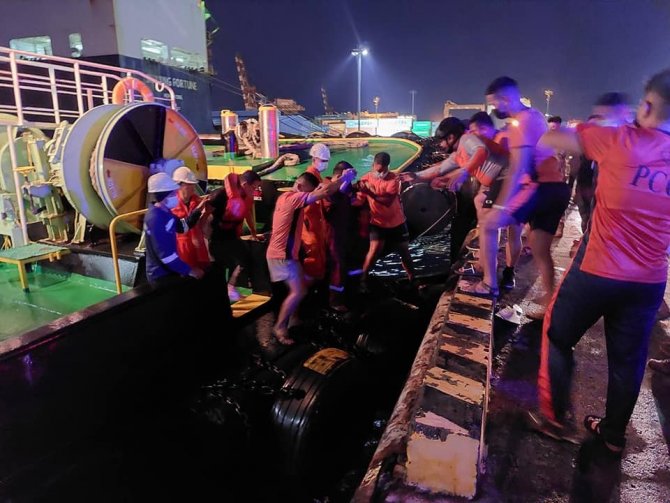 Filipinler’de 82 Kişinin Bulunduğu Feribotta Yangın