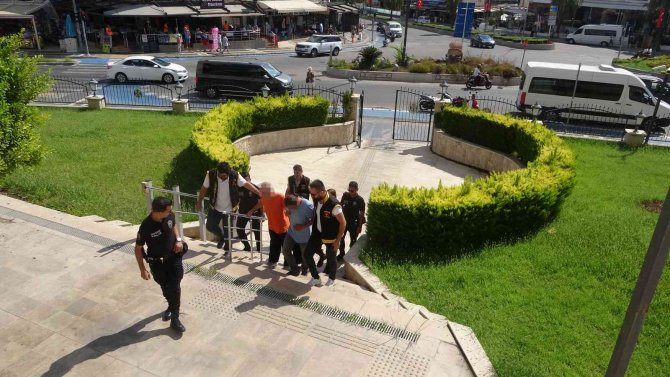 Marmaris’teki Safari Faciasında Gözaltına Alınan 3 Kişi Adliyeye Sevk Edildi