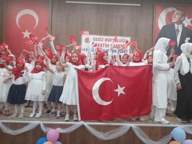 Gediz’de Yaz Kur’an Kursu Kapanış Programı