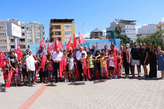 İ̇skenderun’da Portatif Yüzme Havuzlarının Açılışı Yapıldı