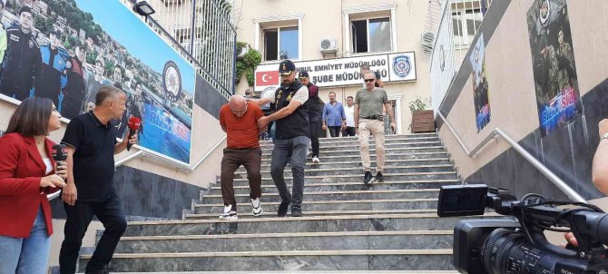 İ̇nternetteki Satış Siteleri Üzerinden 109 Kişiyi Yaklaşık 5 Milyon Tl Dolandıran 12 Şüpheli Adliyeye Sevk Edildi